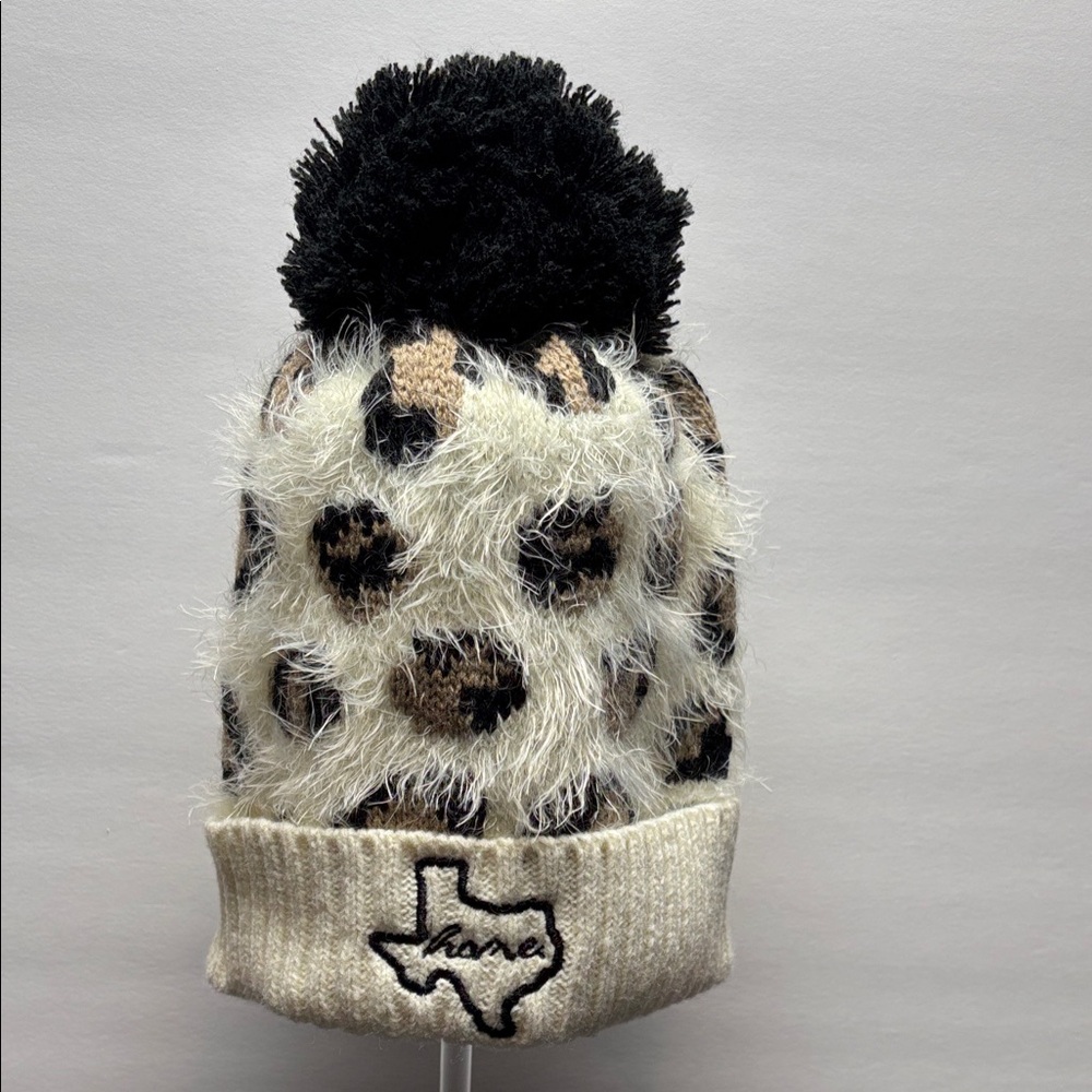 Home Free Texas Fuzzy Pom Eyelash Knit Beanie-Black &‎ Cream Leopard/Cheetah